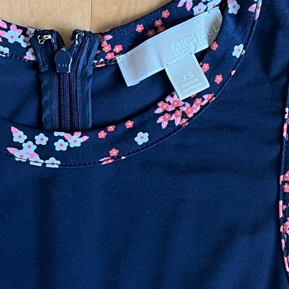 MICHAEL Michael Kors ~ Border-Print Faux-Wrap Dress ~ Size XS - Picture 7 of 7